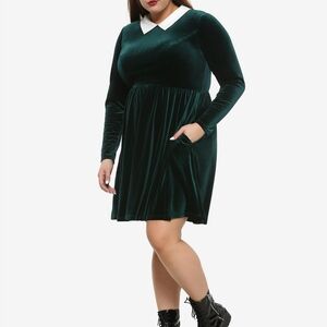 Hot Topic Green Velvet Long-Sleeve Dress- NWT- Size 3x